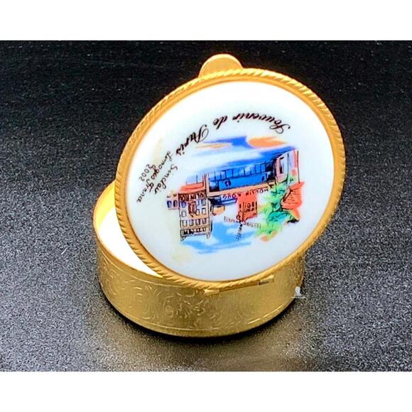 Beautiful Round Sinclair Limoges Souvenir de Paris Round Gold Trinket Box France
